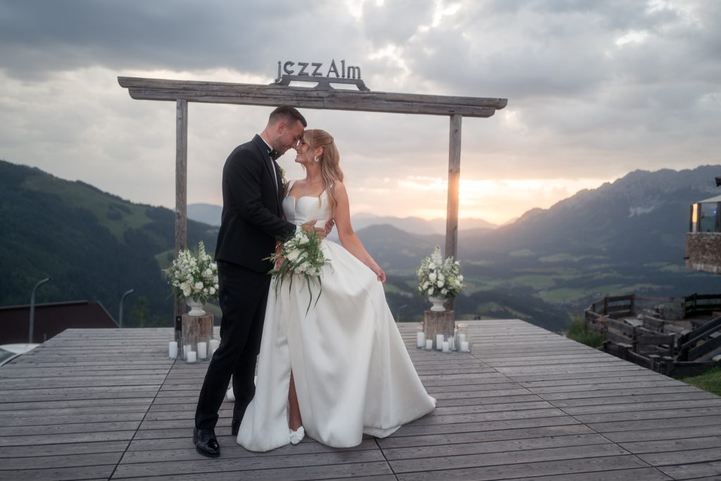 Luisa & Chris, Hochzeit in Tirol im Jezz Almresort in Ellmau, Bild 47